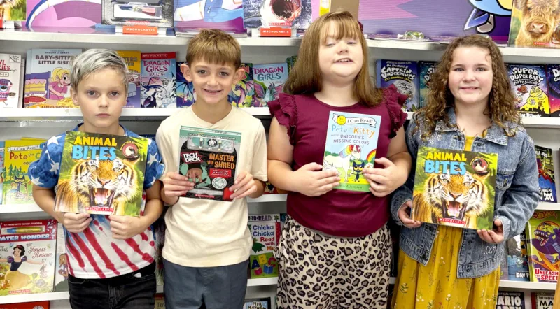 Sebring students gifted books through Scarpitti Foundation and Scholastic Books Partnership